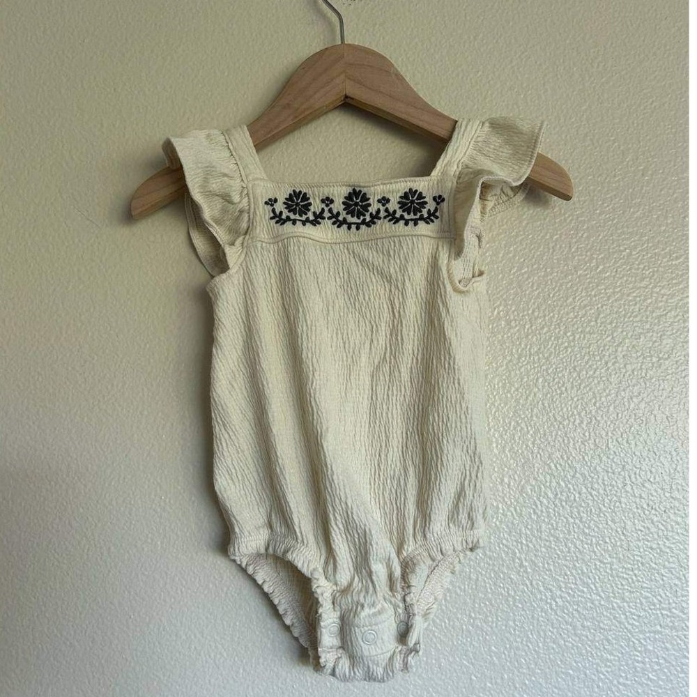 Carters Cream Embroidered Bubble Romper 6M Floral Boho Scandi Resortwear